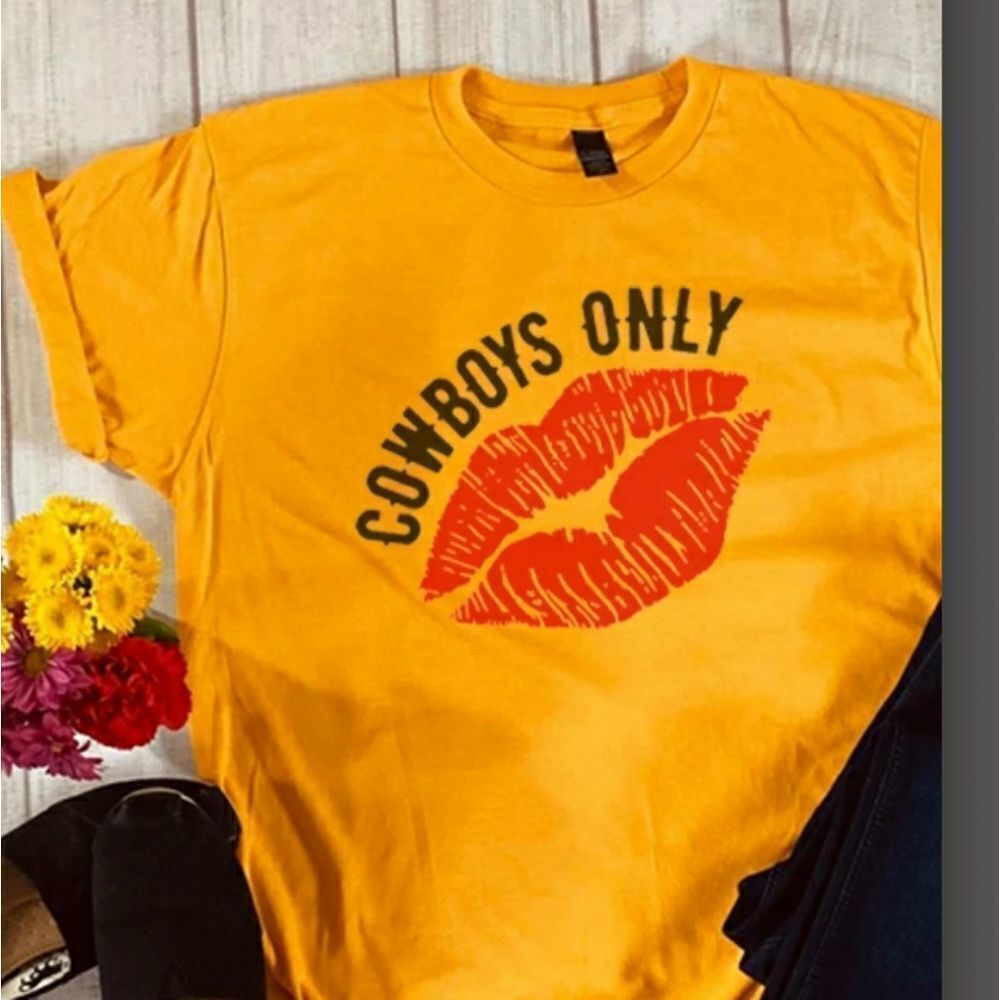 Cowboys Only T Shirt Size M